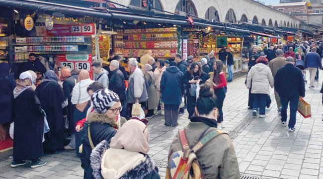Eminönü bu ramazana buruk giriyor: Depremler ürün akışını etkiledi
