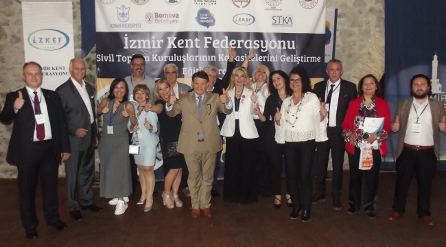 İZKEF Stk Akademisi sertifika töreni