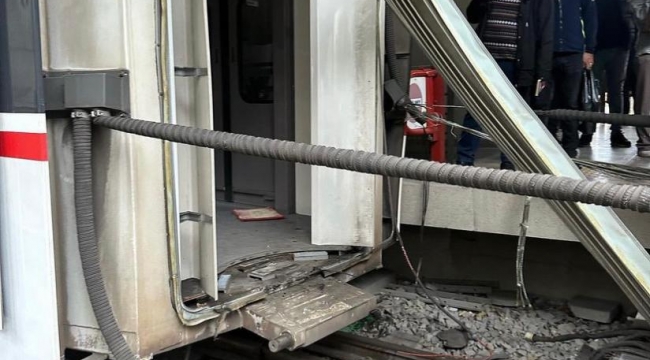 İZMİR METROSU RAYDAN ÇIKTI