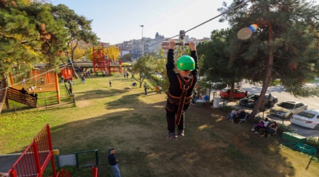 Karşıyaka'nın Macera Parkı'na ziyaretçi akını