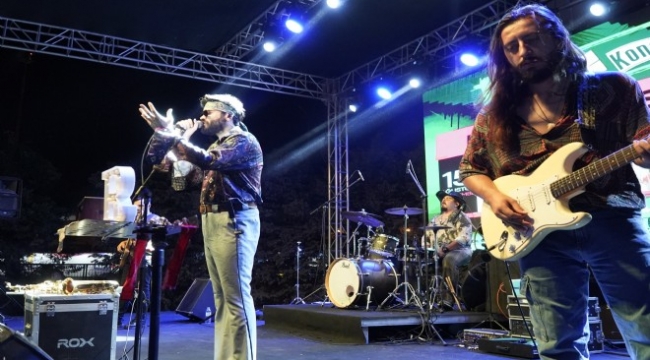 Retrobüs, Çim Konserleri’nde eğlenceyi doruğa çıkardı