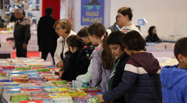 7’den 70’e her yaştan kitapsever Aydın Kitap Fuarı’nı ziyaret ediyor