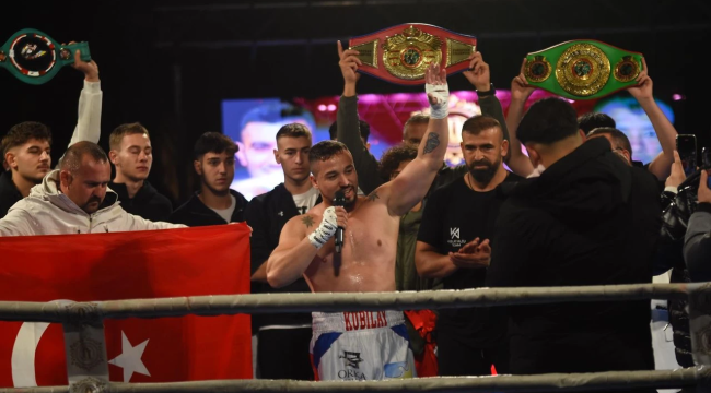 İzmir'de boks şöleni nefes kesti