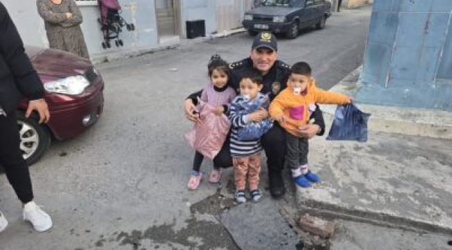 “İzmir Konak İlçe Emniyet Müdürü Mehmet Balıkçıoğlu, Yenişehir ve Hilal Semtlerinde Çocukların Yüzünü Güldürdü”