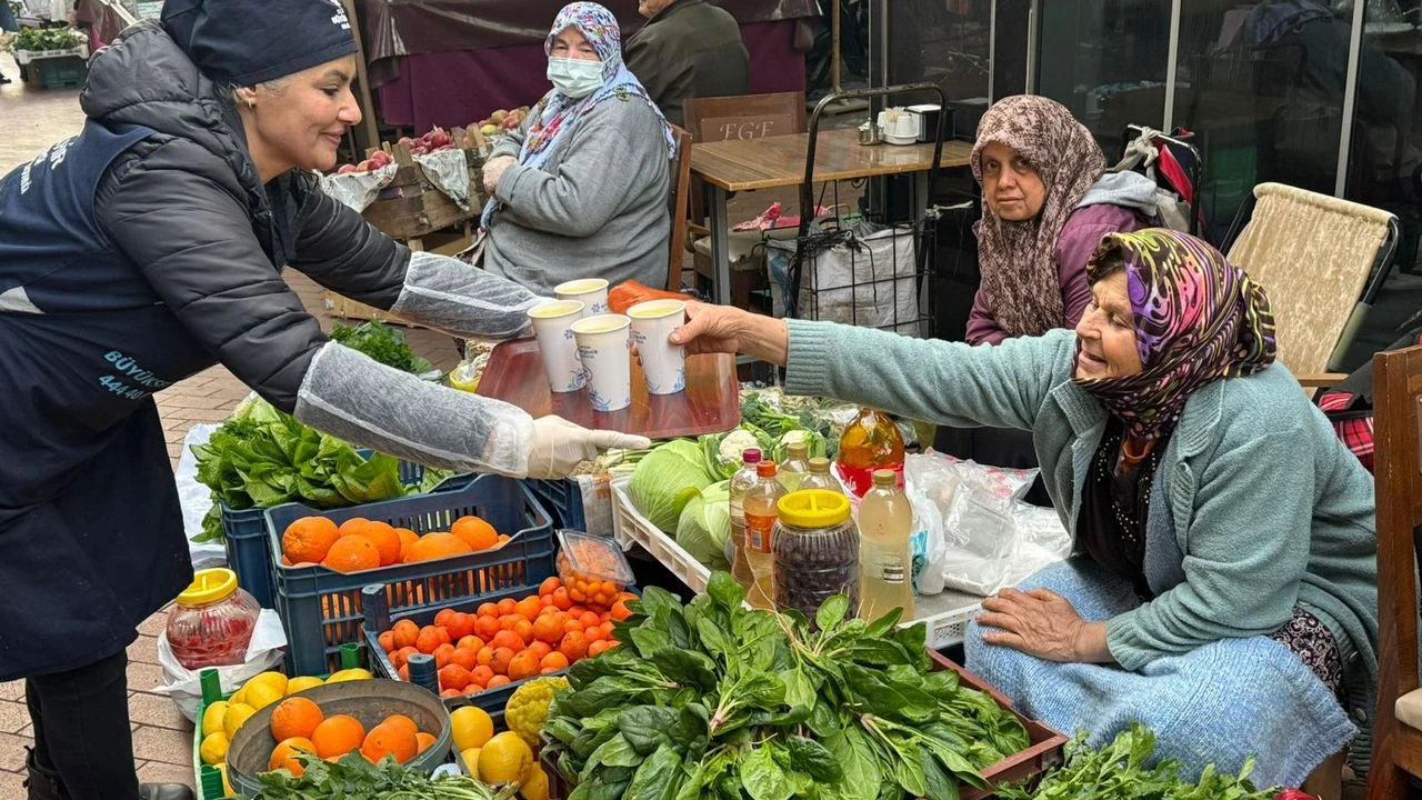 Başkan Çerçioğlu’nun içleri ısıtan sıcak çorba ikramı her gün binlerce vatandaşa ulaşıyor