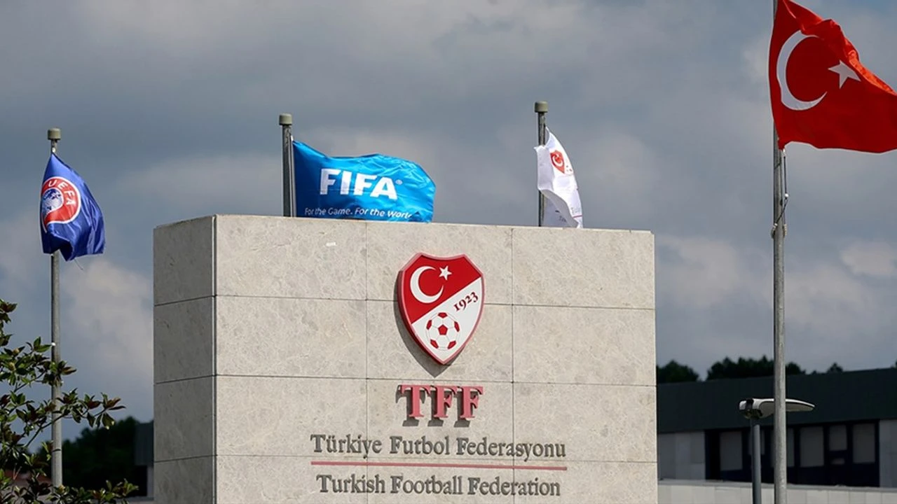 PFDK'dan Fenerbahçe'ye 26 blok kapatma cezası