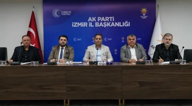 AK Parti İzmir İl Başkanlığı’nda Mali ve İdari İşler Başkanları Toplantısı Gerçekleştirildi