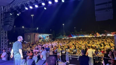 Konya’da Resul Dindar Fırtınası! On Binlerce Kişilik Dev Konser