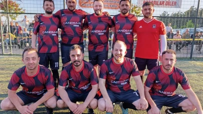 Gediz’de Saffet Sancaklı‘nın da Katıldığı Halı Saha Futbol Turnuvası Yapıldı