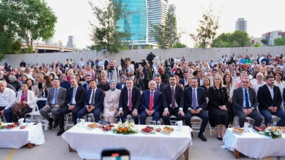 Dün akşam İzmir İl Başkanlığında düzenlenen bayramlaşma programında başkanımız bir konuşma yaptı