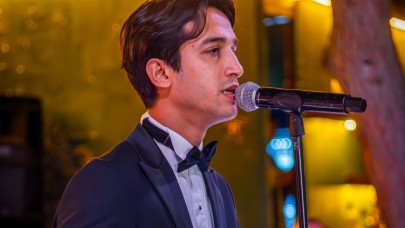 “Gassal” Filmiyle Yükselişe Geçen Şahin Kendirci, İlk Kez İzmir Sahnesinde