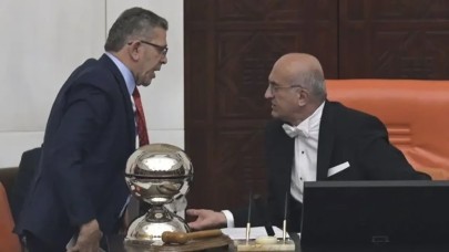 Meclis'te gerginlik: Katip Üye başkanlık kürsüsüne vurdu