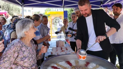 Başkan Duman'dan vatandaşlara aşure ikramı
