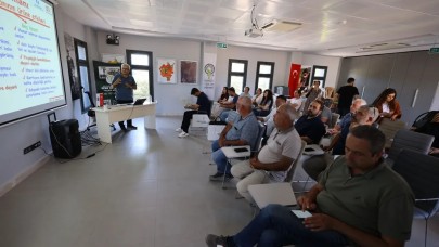 Efes Tarlası Yaşam Köyü’nde şeftali üreticilerine eğitim