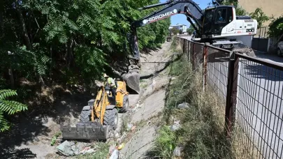 Manisa'da sulama kanallarında temizlik!