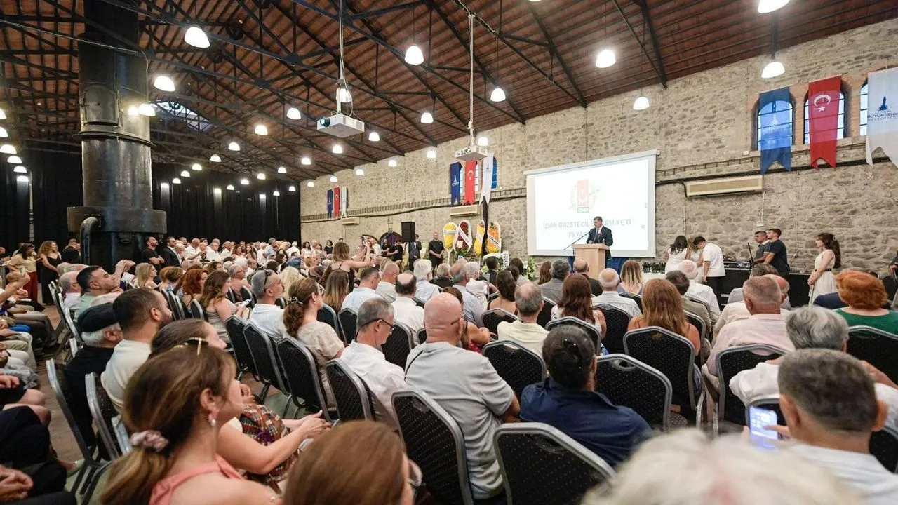 Başkan Tugay'dan 'özgür basın' mesajı!