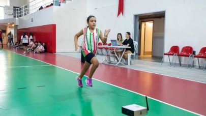 Karşıyaka’da örnek hizmet: Sportif yetenekler keşfediliyor