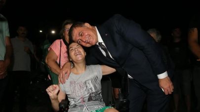 Başkan Tugay, Alaybey Mahalle Şenliği’ne katıldı