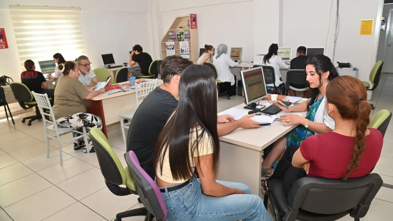 Manisa Büyükşehir'den öğrencilere ücretsiz tercih danışmanlığı