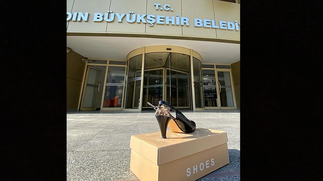 Çerçioğlu'na kırık topuklu protesto!