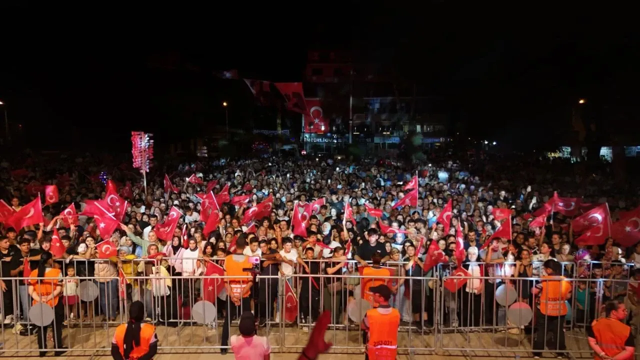 Binlerce Aydınlı İncirliova’da Zafer Bayramı coşkusunu yaşadı