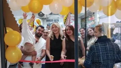Karşıyaka’da Yeni Butik Heyecanı: Ekim Aslan Boutique Yoğun Katılımla Kapılarını Açtı!