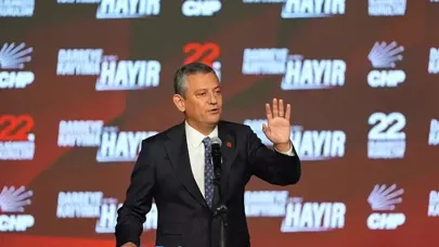 Özgür Özel yeniden CHP Genel Başkanı seçildi