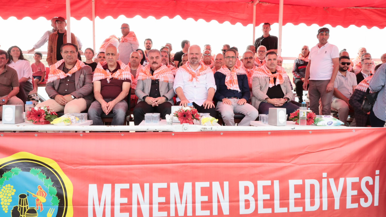 Türkiye'nin şampiyon atları Menemen'de yarıştı