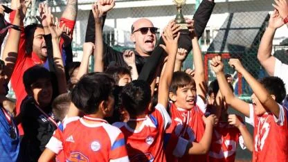 Atatürk’ün çocukları Cumhuriyet Kupası için sahaya çıktı