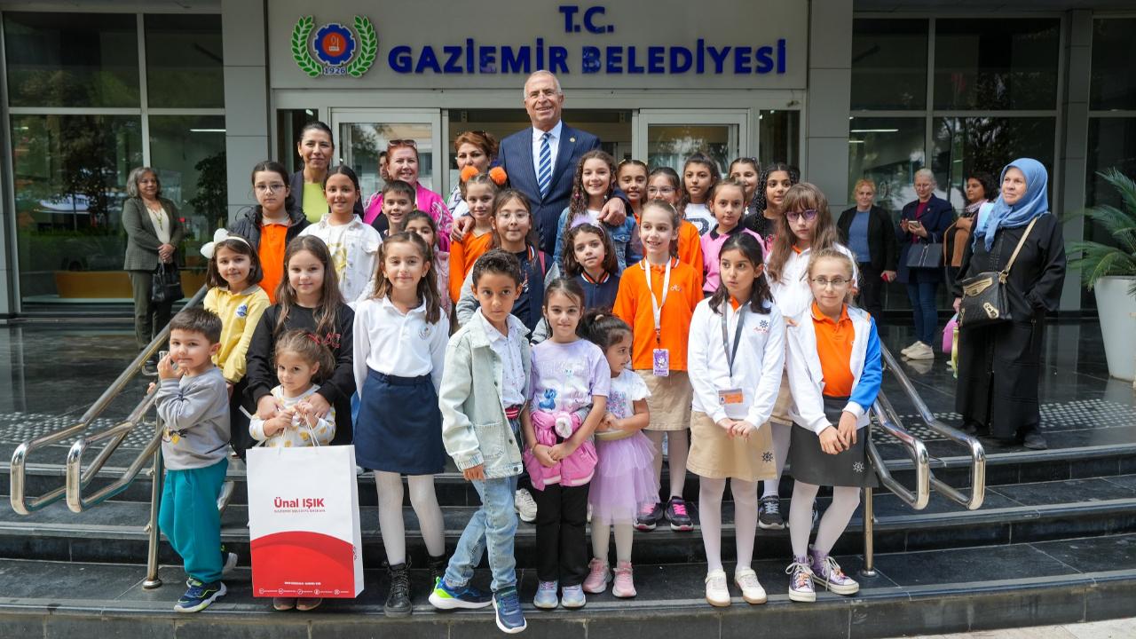 Gaziemirli çocuklar su krizine dikkat çekti