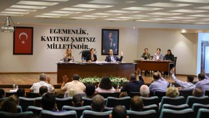 Mecliste Efes Otoparkı tepkisi: “Bu topraklar lime lime elimizden alınıyor”
