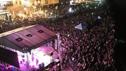 Suzan Kardeş’ten Ayvalık’ta Balkan Rüzgarı!