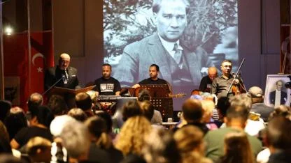 ATATÜRK, EFES SELÇUK’TA ŞARKILAR VE ŞİİRLERLE ANILDI