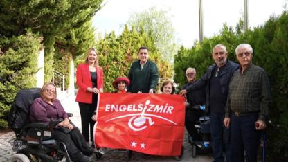 Çeşme Belediyesi Alaçatı Ek Hizmet Binası Kırmızı Bayrak Ödülü aldı