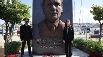 Çeşme’de 10 Kasım: Atatürk sevgi, minnet ve sanatla anıldı