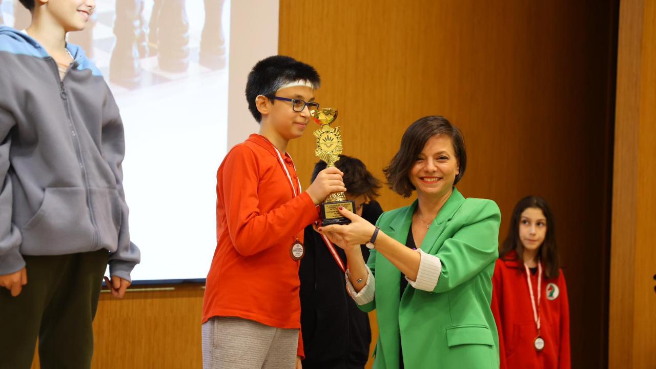 Geleceğin Satranççıları Karabağlar ’da Buluştu