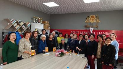 GÖRDES KÜLTÜR VE DOĞA DERNEĞİ YAZARLARA İMZA VE SÖYLEŞİ GÜNÜ DÜZENLEDİ