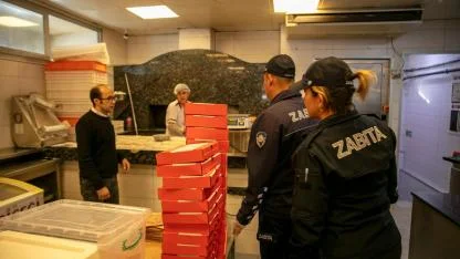 Güzelbahçe zabıtasından restoranlara sıkı denetim