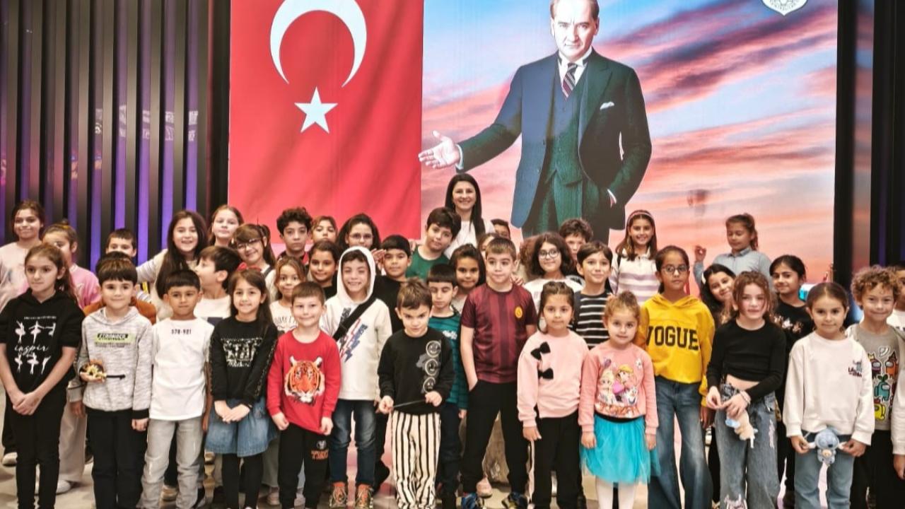 İzmir Beşiktaşlılar 10 Kasım&#039;ı Çocuklarla Birlikte Andı