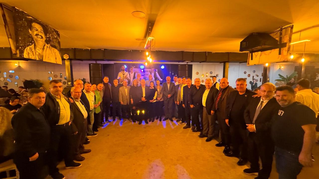 İzmir Gültepe Makedonya Göçmenleri Derneği 25. Birlik ve Dayanışma Gecesi büyük bir coşkuyla gerçekleşti.