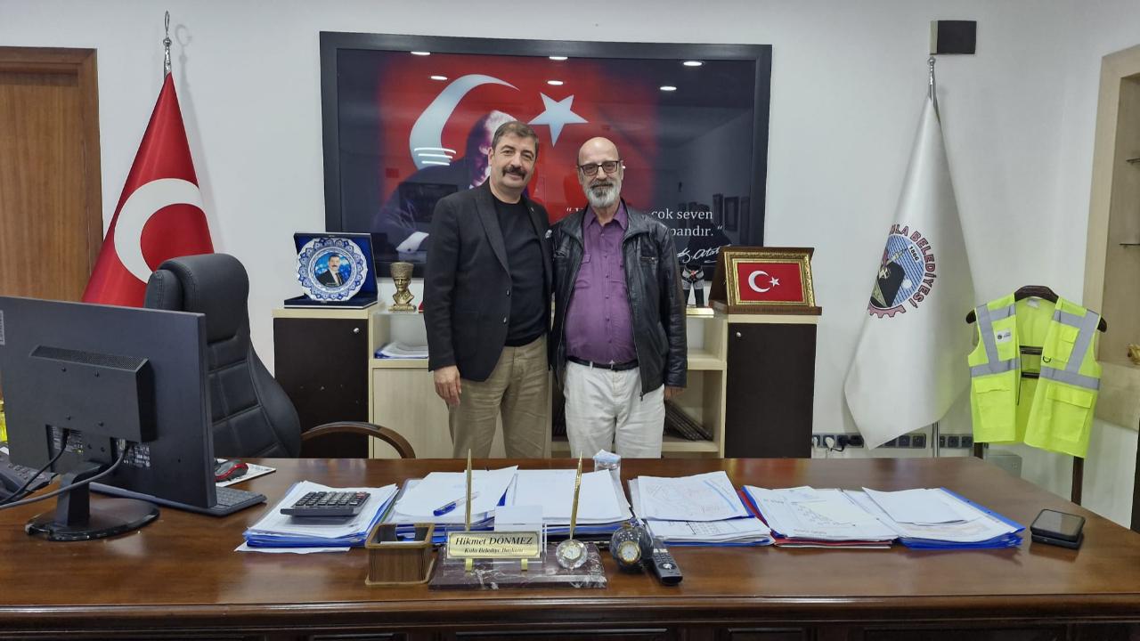 İzmir Türk Tv Ekibi Kula Belediye Başkanı Hikmet Dönmez&#039;i Ziyaret Etti