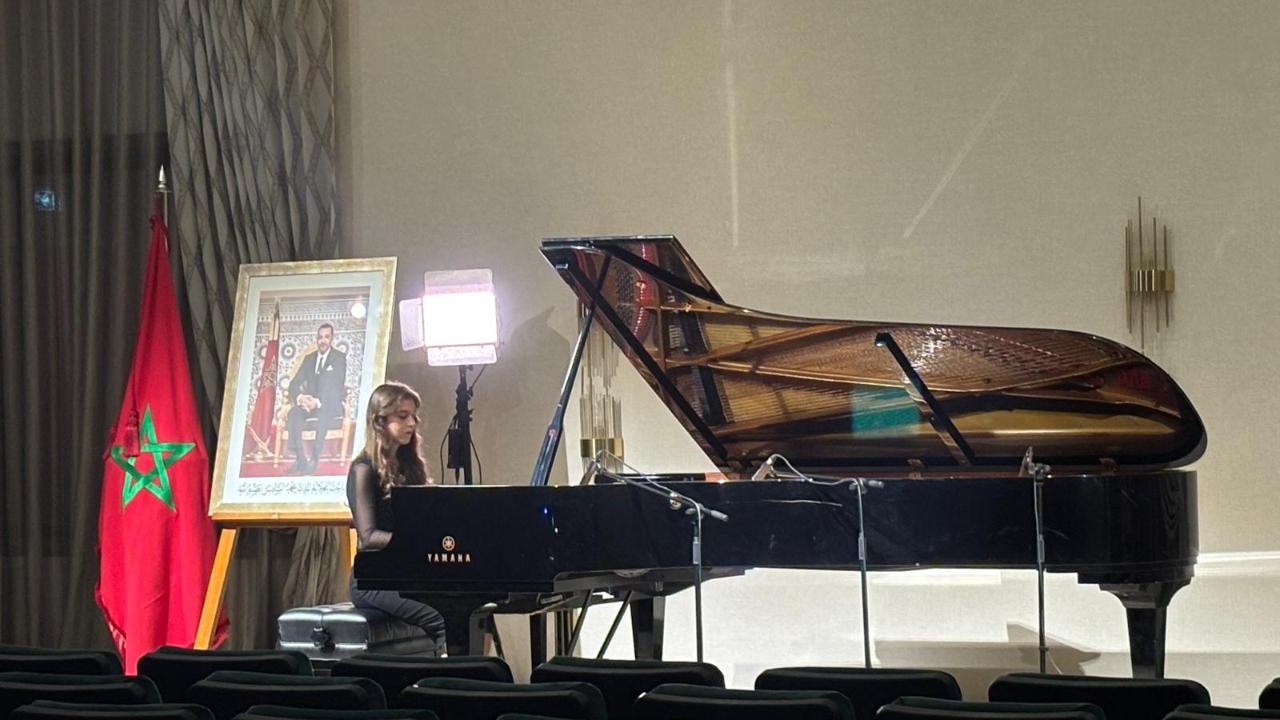 PİYANONUN GENÇ İNCİSİ AYŞE NİL, ULUSLARARASI BAŞARISIYLA NARLIDERE’Yİ GURURLANDIRDI