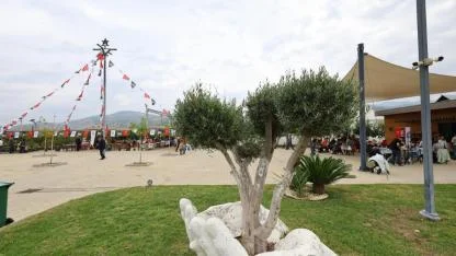 YAZAR YEKTA KOPAN EFES TARLASI YAŞAM KÖYÜ’NDE OKURLARIYLA BULUŞUYOR