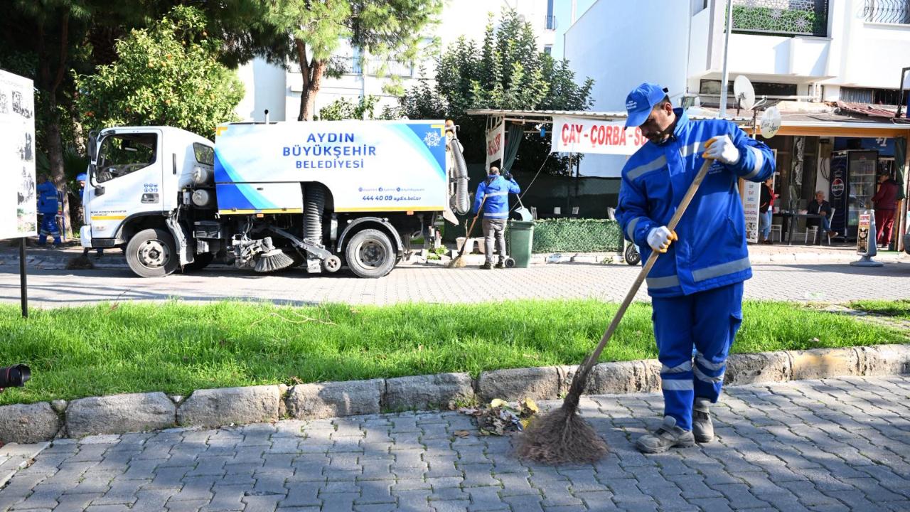 BAŞKAN ÇERÇİOĞLU&#039;NDAN KUŞADASI&#039;NA PIRIL PIRIL DOKUNUŞ