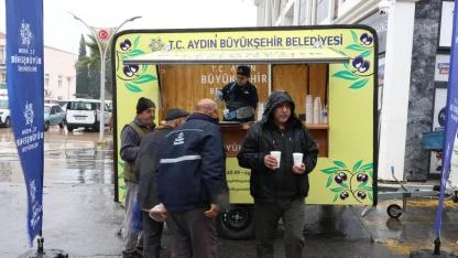 BAŞKAN ÇERÇİOĞLU’NUN SOĞUK KIŞ GÜNLERİNDE İÇLERİ ISITAN İKRAMI BU YIL DA VATANDAŞLARLA BULUŞUYOR