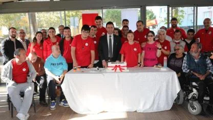 BAYRAKLI BELEDİYESİ’NDEN 3 ARALIK FARKINDALIK ETKİNLİĞİ