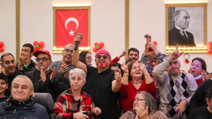 BUCA BELEDİYESİ'NDEN ENGEL TANIMAYAN YENİ YIL KUTLAMASI