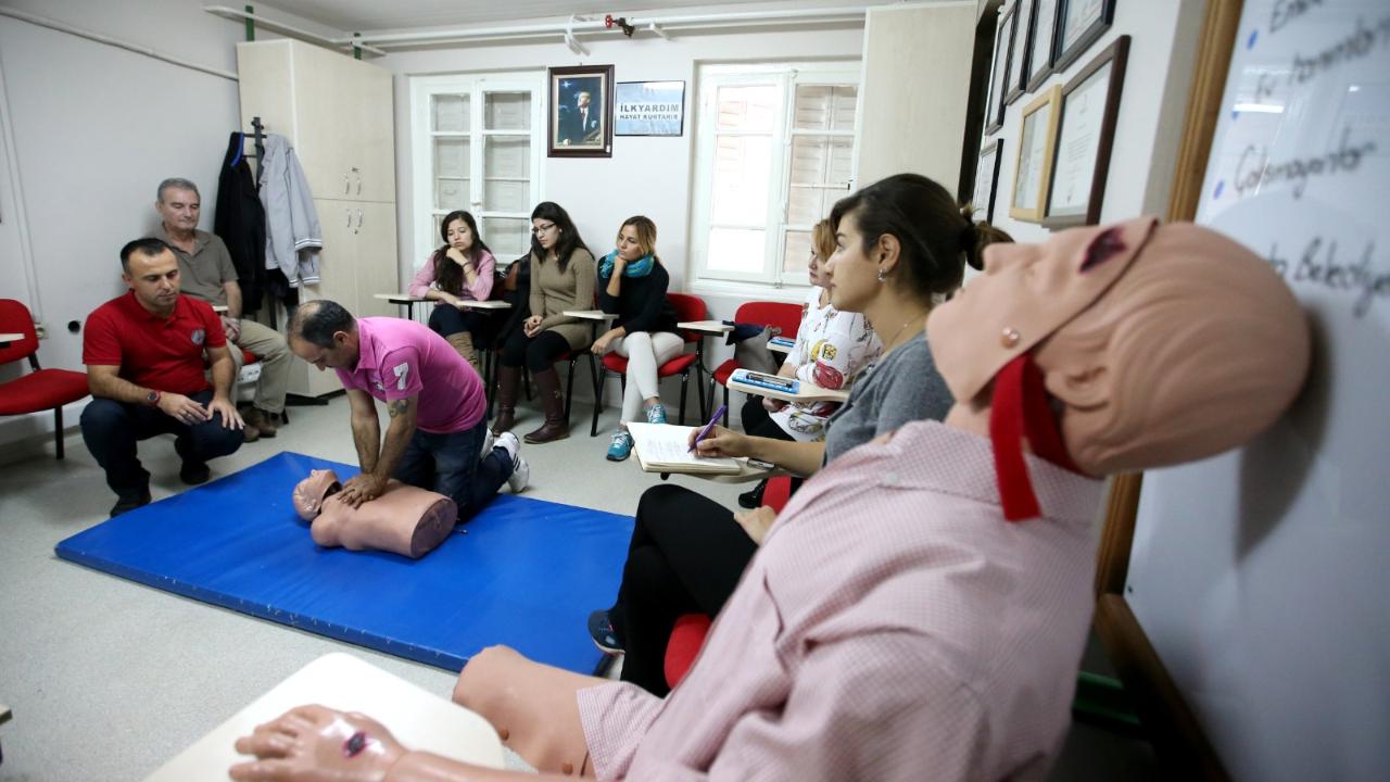 Karşıyaka’da hedef sağlıklı ve bilinçli toplum