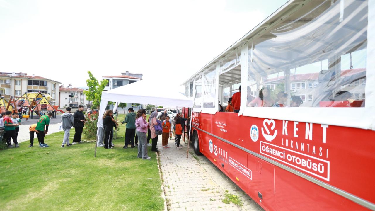 KENT LOKANTASI ÖĞRENCİ OTOBÜSÜ 1 YAŞINDA