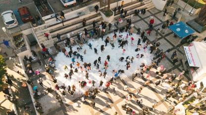 Balçova’da Kar Şenliği Coşkusu: Başkan Onur Yiğit Çocuklarla Kar Sevincine Ortak Oldu